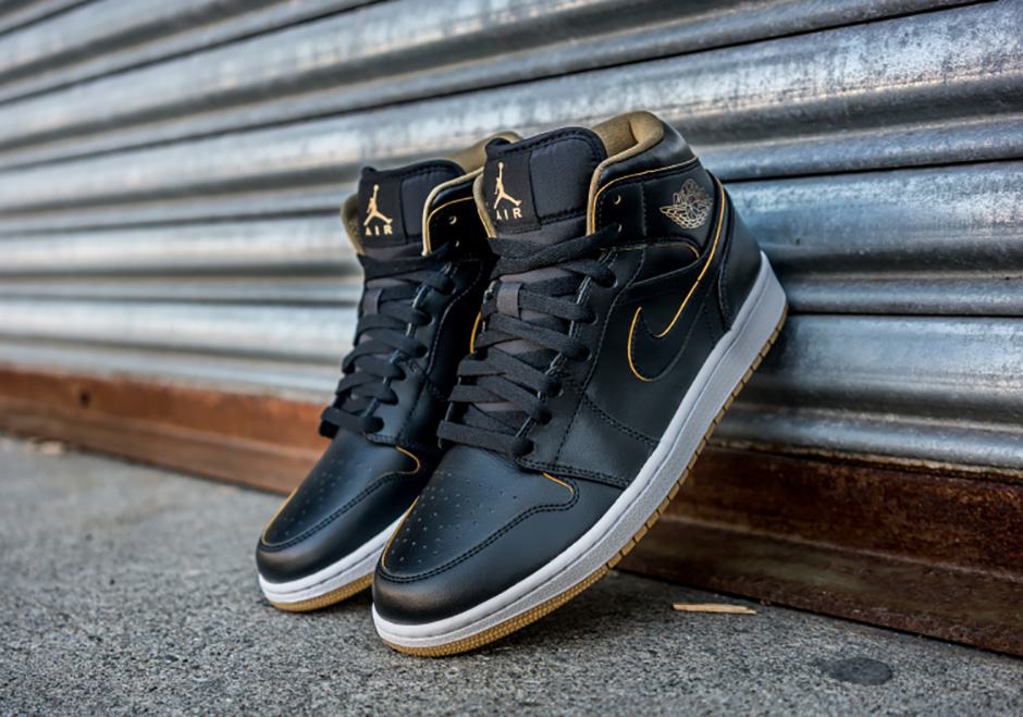 Air Jordan 1 Mid Black Gold Gum Family Size Run 03