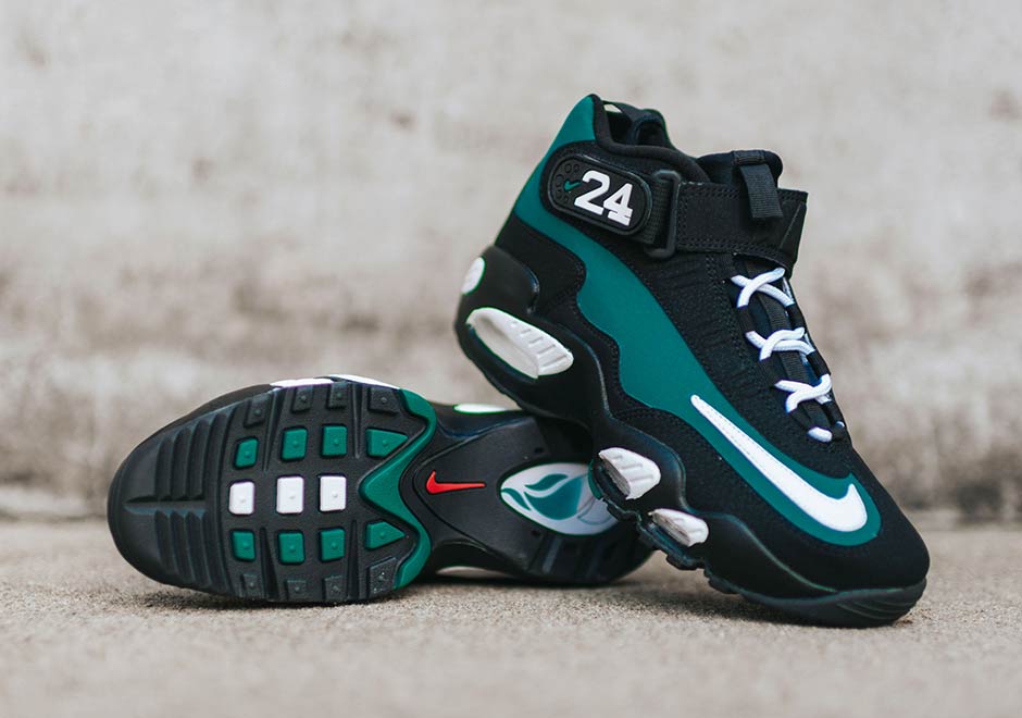 Nike Brings Back Original Colorways Of The Air Griffey Max 1