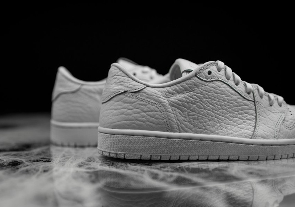 Air Jordan 1 Low Swooshless White 04