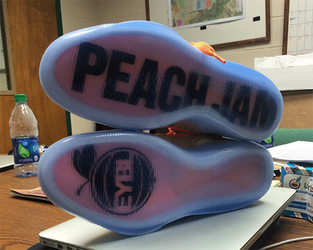 Nike Kobe 11 Em Eybl Peach Jam 02