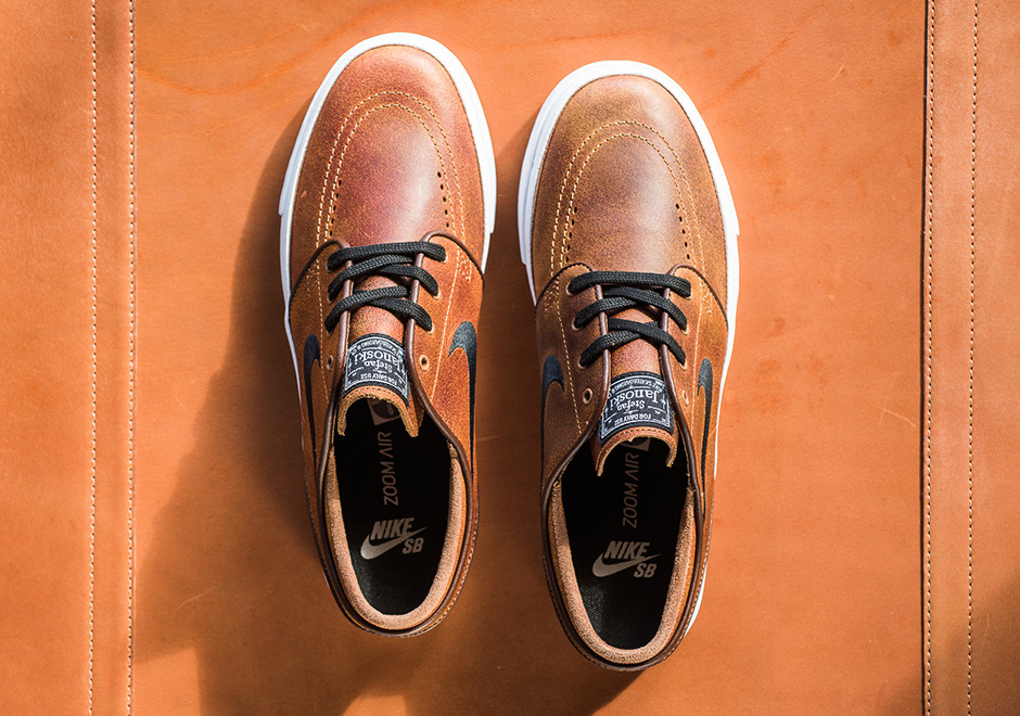 Distressed “Ale Brown” Leather Arrives On The Nike SB Janoski