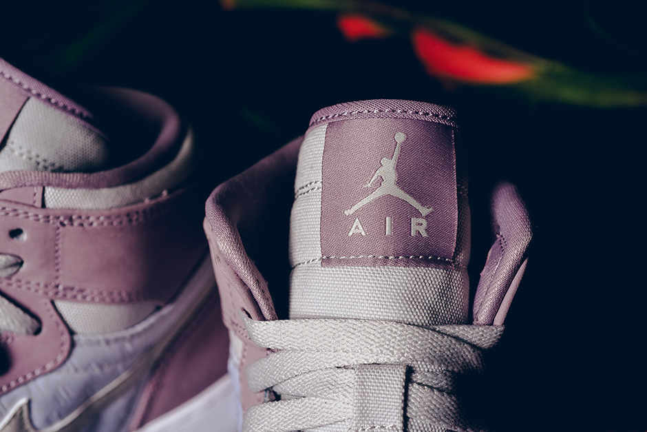 Air Jordan 1 Heiress Collection Light Bone Plum Dog 03