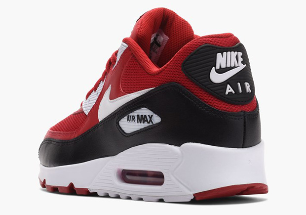 The Nike Air Max 90 Returns With A New "Bred" Look