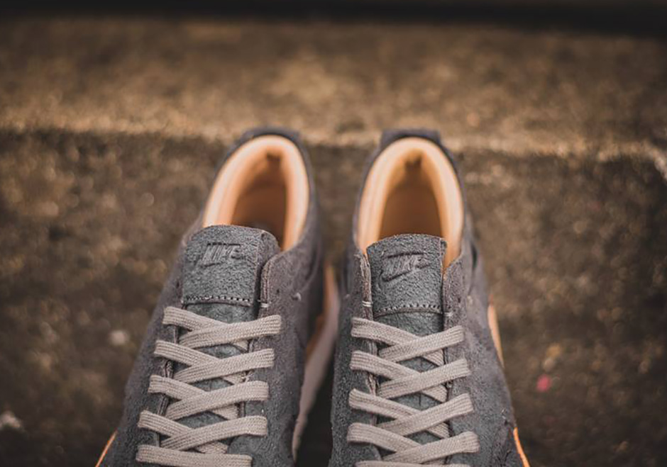 Nike Air Safari Premium Dark Grey 02