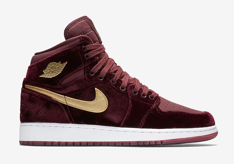 Air Jordan 1 Heiress Velvet Official Images 1