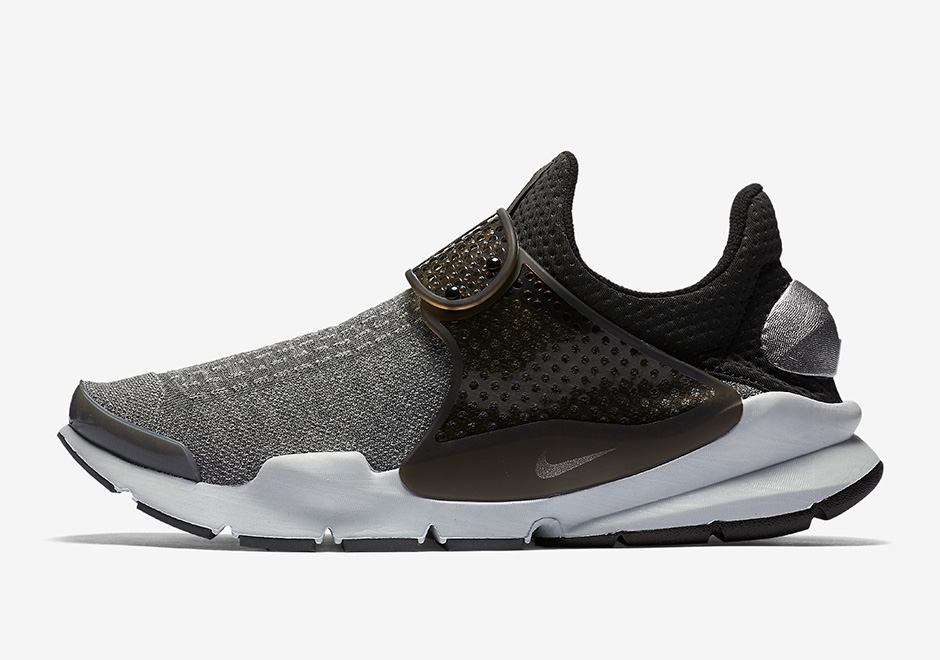 Nike Sock Dart Se Silver Heels 03