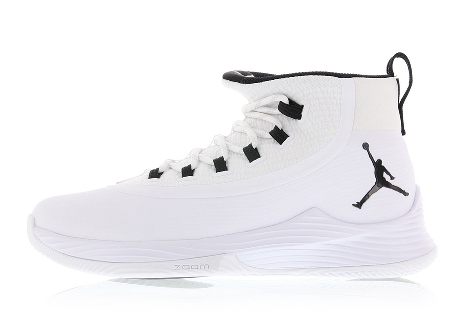 Jordan Ultra Fly 2 White Black Preview 02