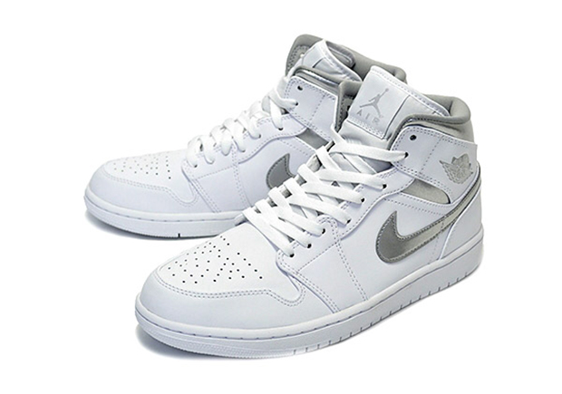 Air Jordan 1 Mid Pure Money 554724 105 02