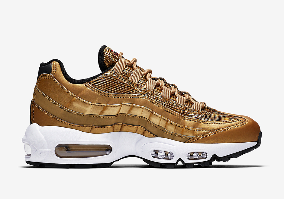 Nike Air Max 95 Metallic Gold Official Images 884421 700 03