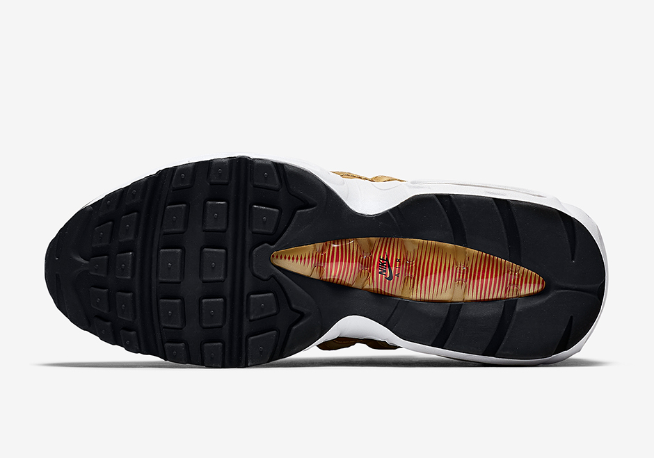 Nike Air Max 95 Metallic Gold Official Images 884421 700 06