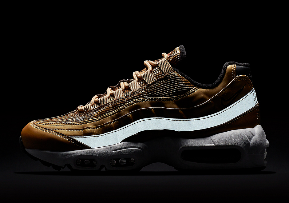 Nike Air Max 95 Metallic Gold Official Images 884421 700 07