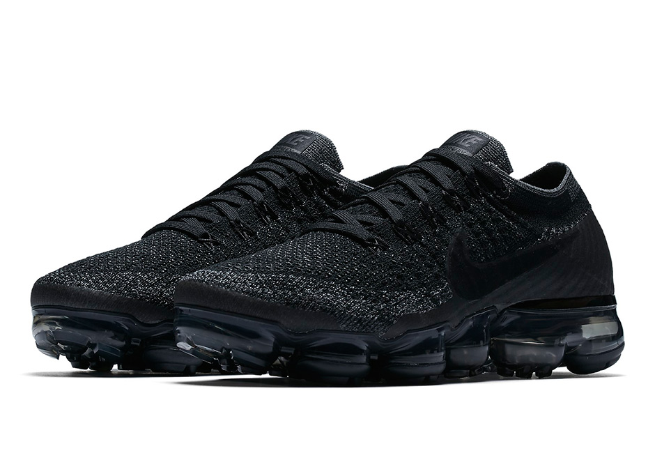 Another Nike VaporMax “Triple Black” Is Releasing In June