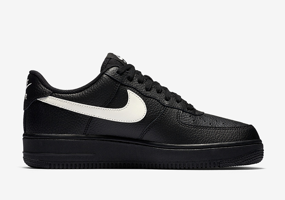 Nike Air Force 1 Low Black Leather Pack 10