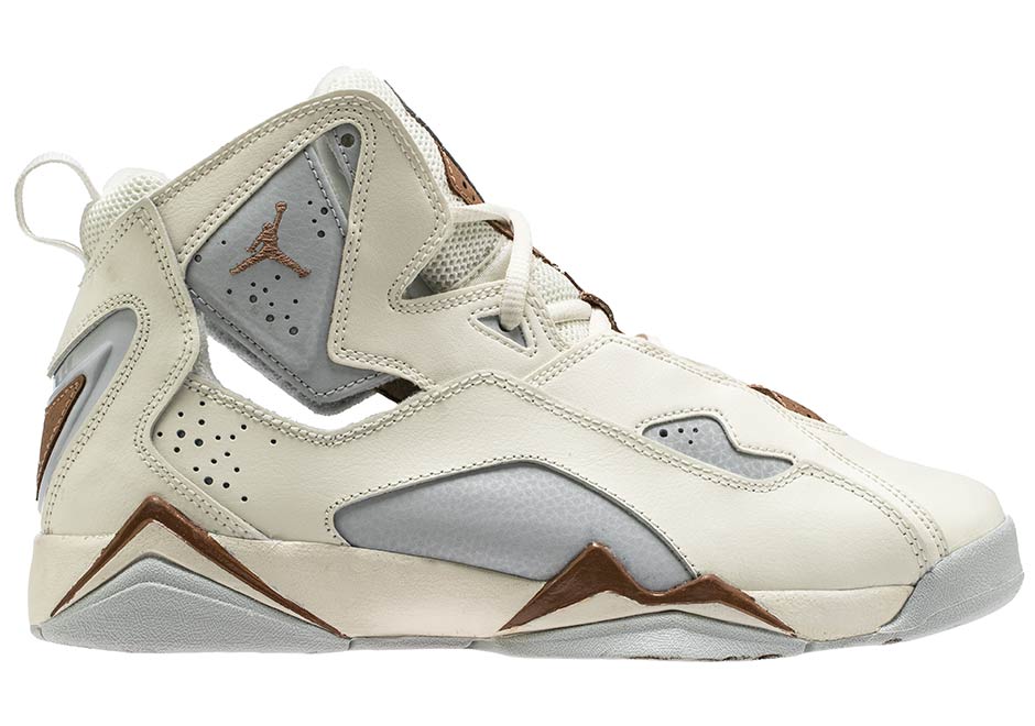 Jordan True Flight Cream Bronze 342774 112 01