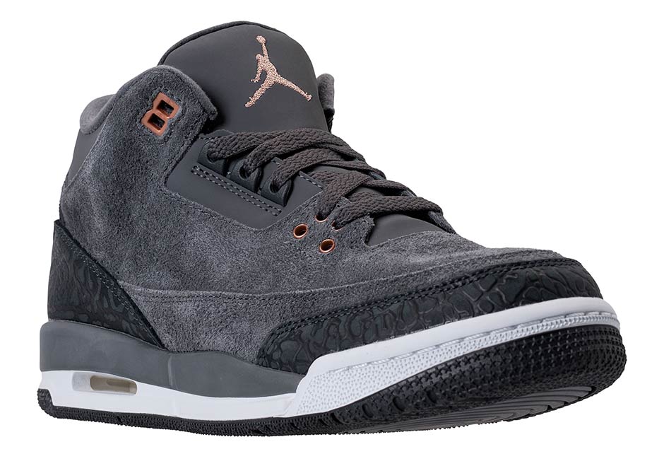 Air Jordan 3 Colorway Resembling "Fear Pack" Releasing This Month
