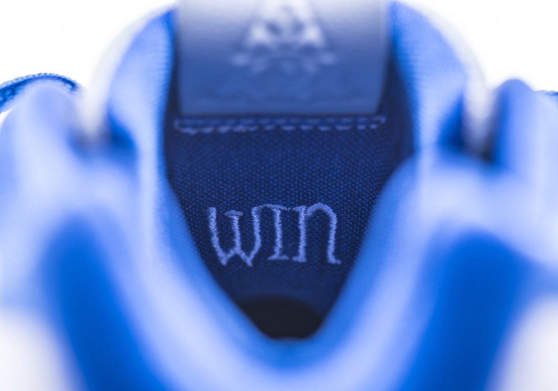 Nike Kyrie 4 Duke Blue Devils Pe 4