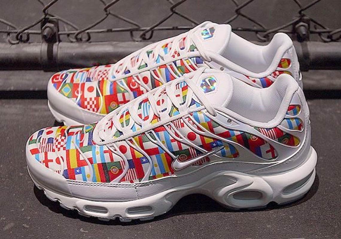 Nike Goes International With The “Flag Pack”