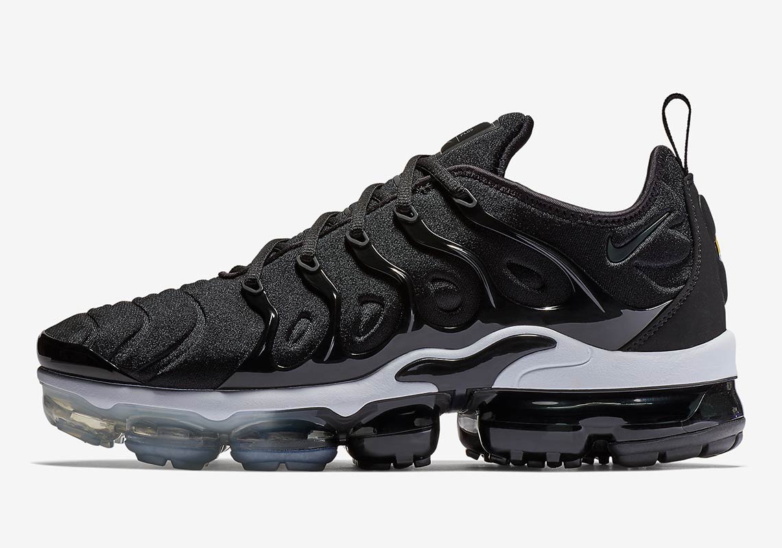 Nike Vapormax Plus Black White 924453 010 1
