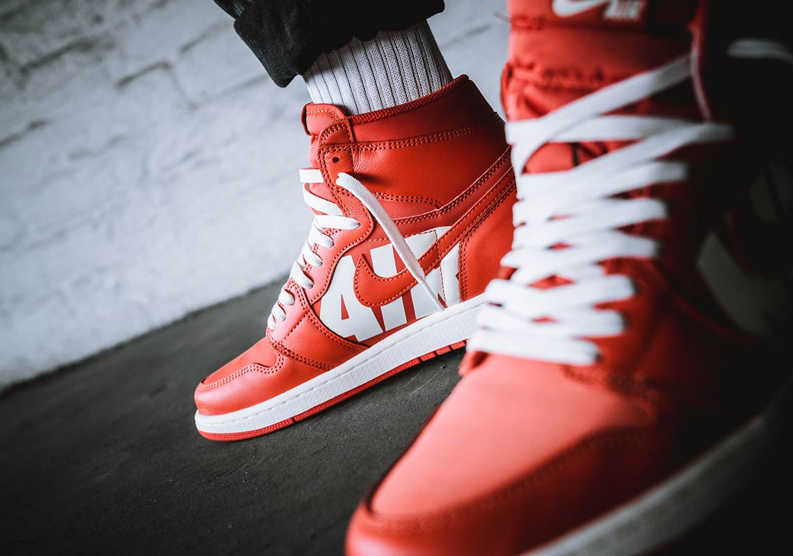 Air Jordan 1 Vintage Coral 555088 800 1
