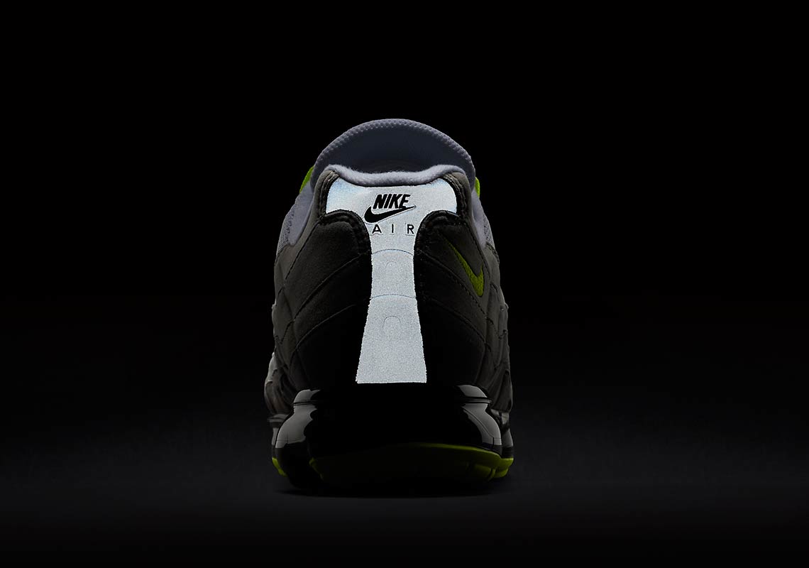 Nike Vapormax 95 Neon Aj7292 001 2
