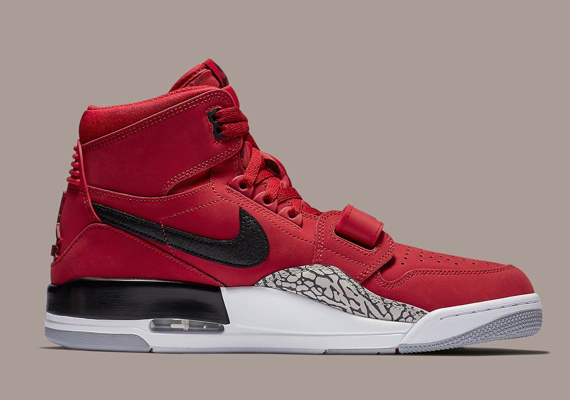 Jordan Legacy 312 Toro Av3922 601 3