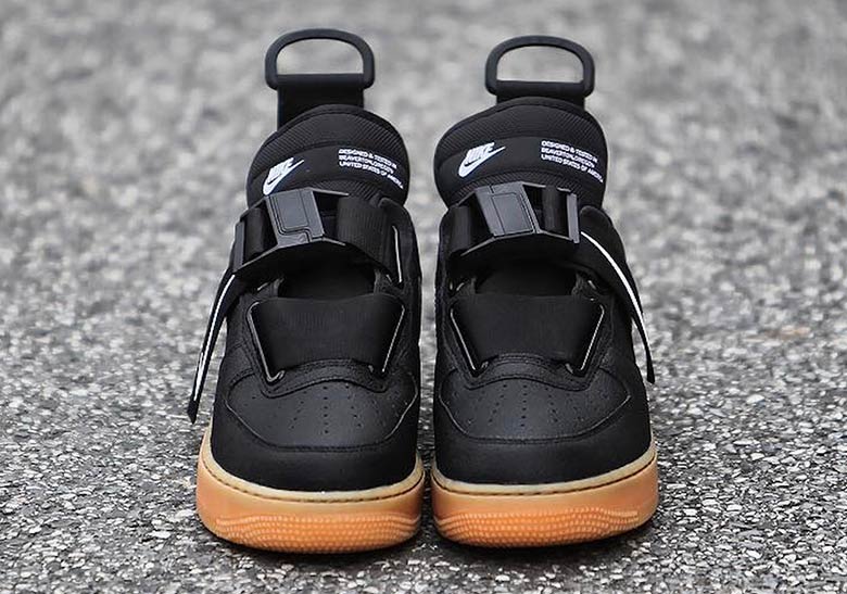 Nike Air Force 1 Utility Black Gum 6