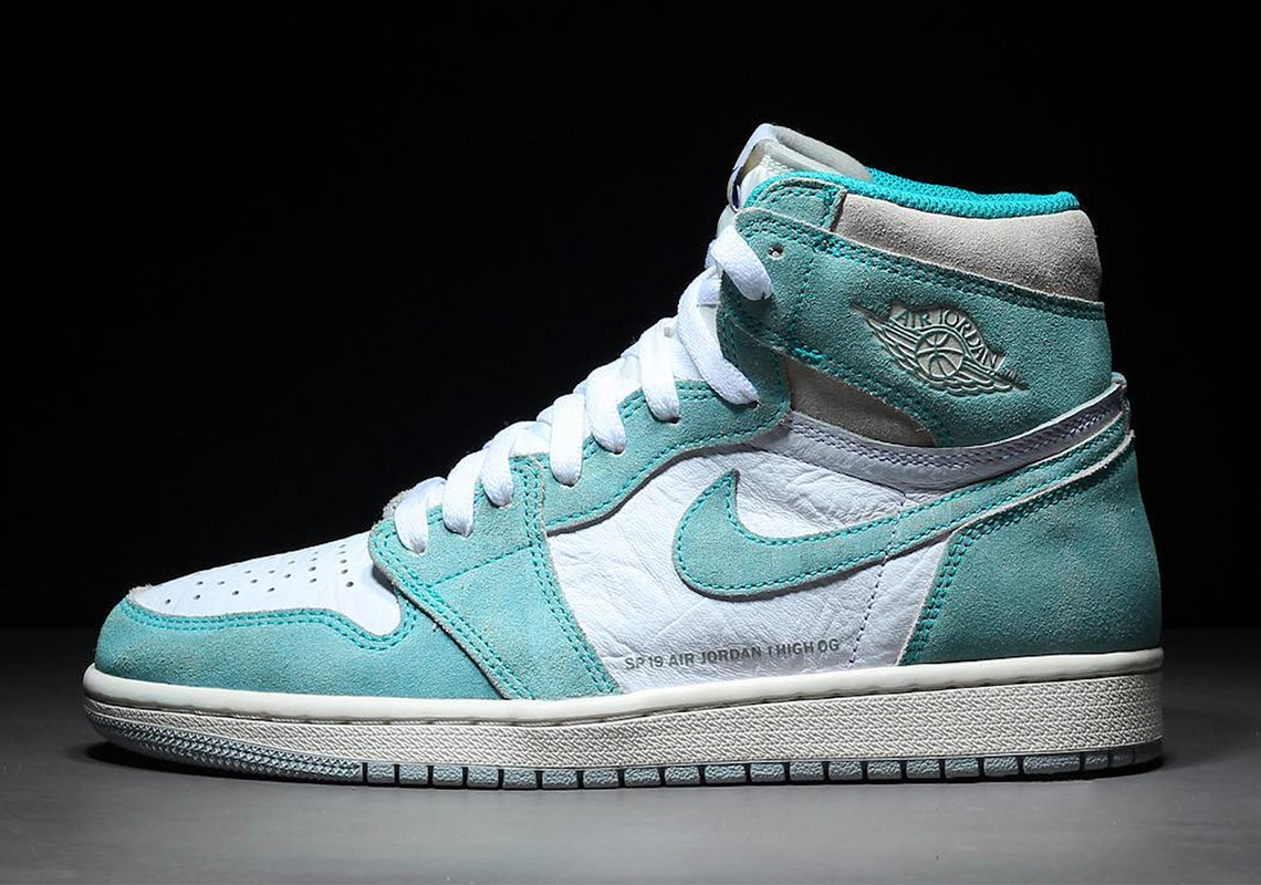 Detailed Look At The Air Jordan 1 Retro High OG "Turbo Green"