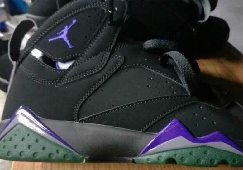 First Look At The Air Jordan 7 "Bucks"