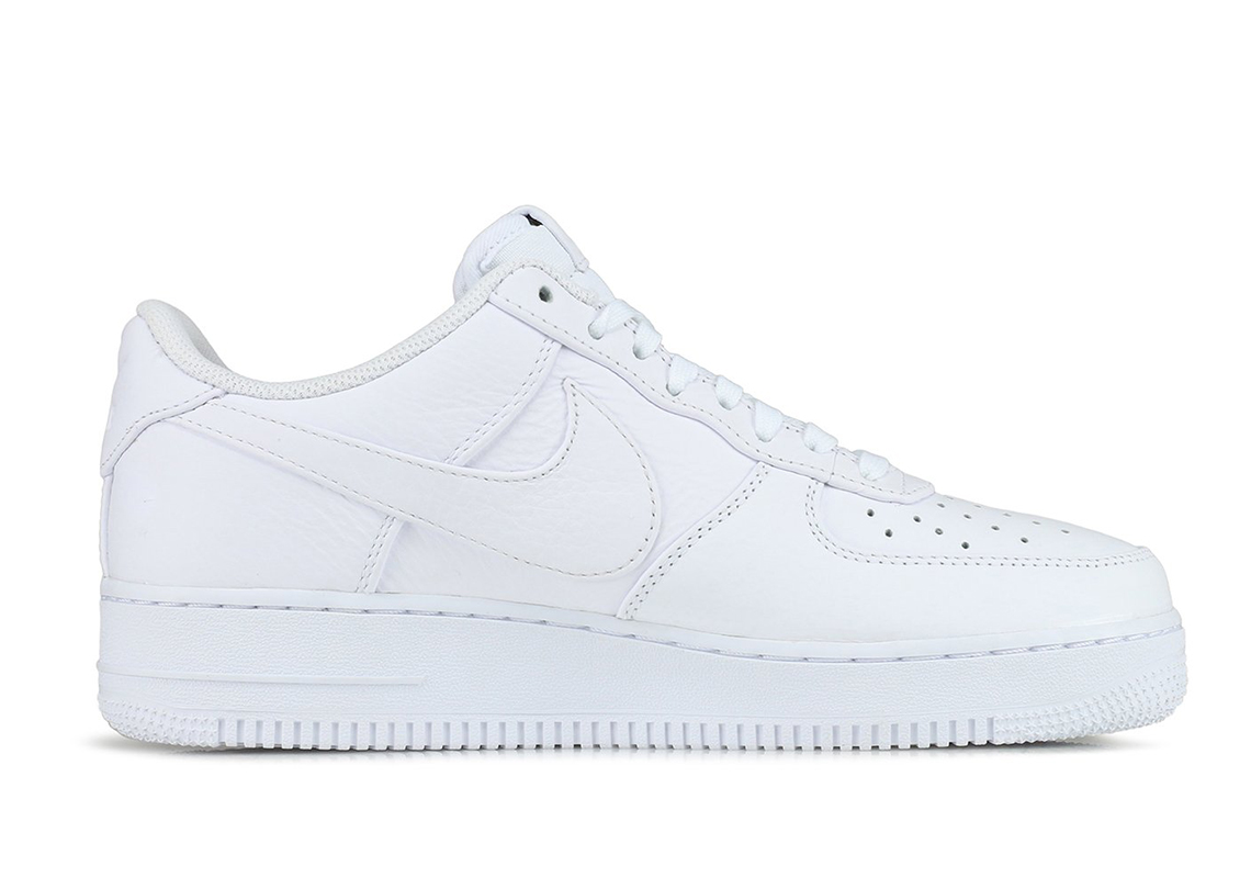 Nike Air Force 1 Low Oversized Swoosh White At4143 103 1
