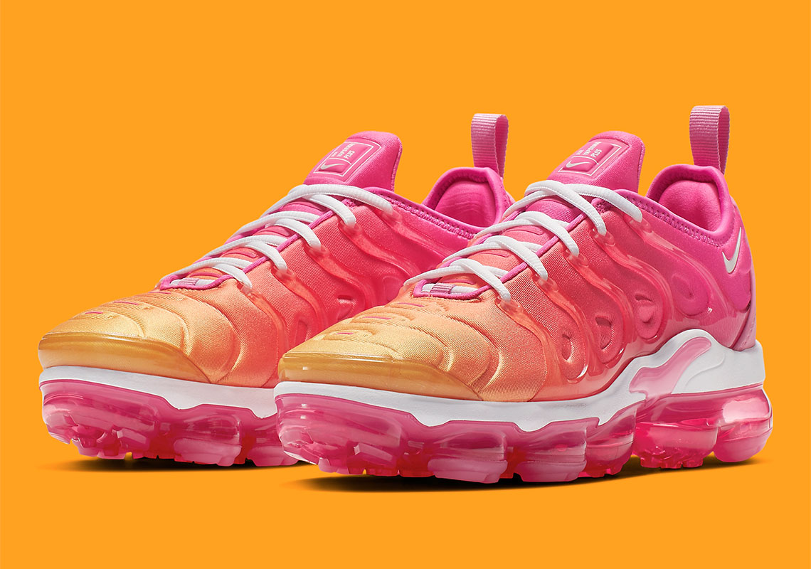 The Nike Vapormax Plus Arrives In Another Punchy Summer Colorway