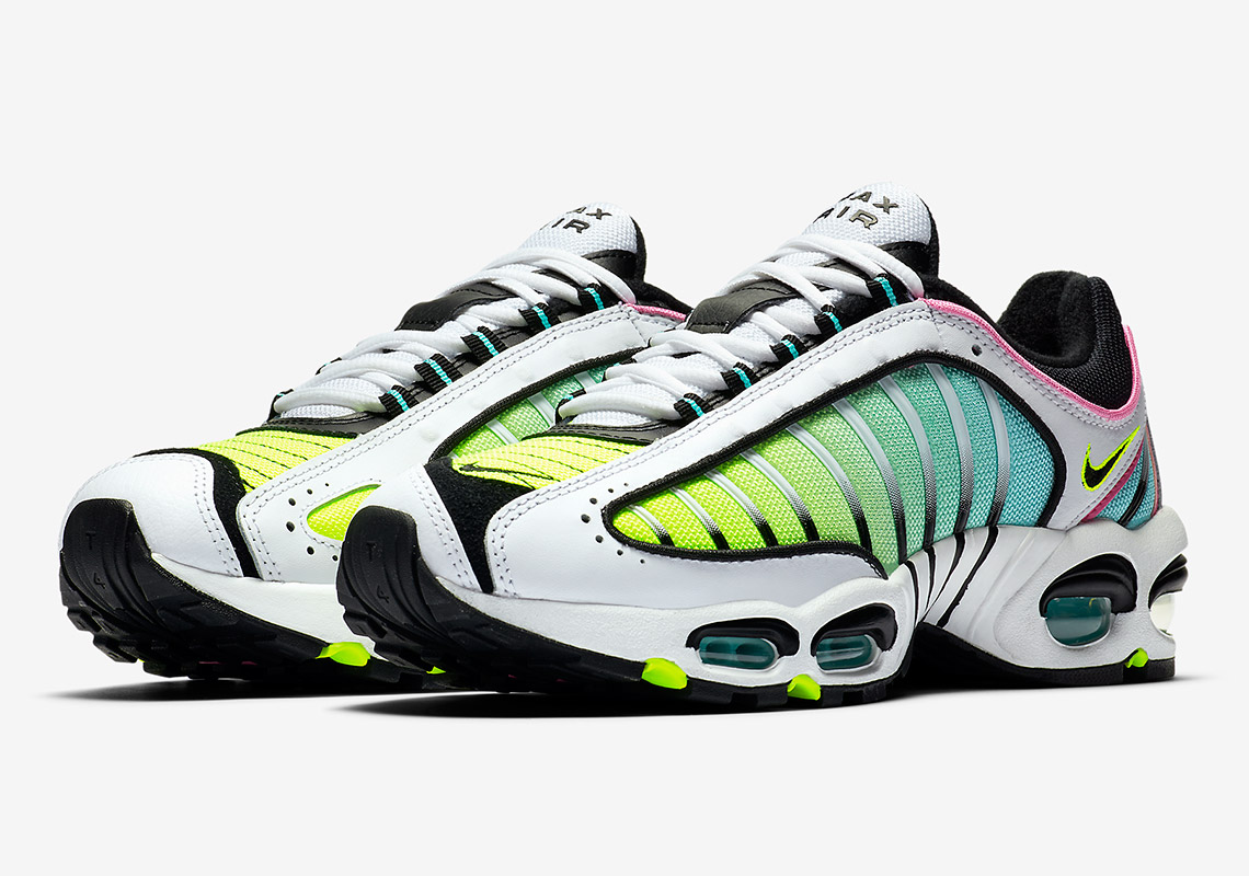 Nike Adds Colorful Gradients To The Air Max Tailwind IV "Aurora Green"