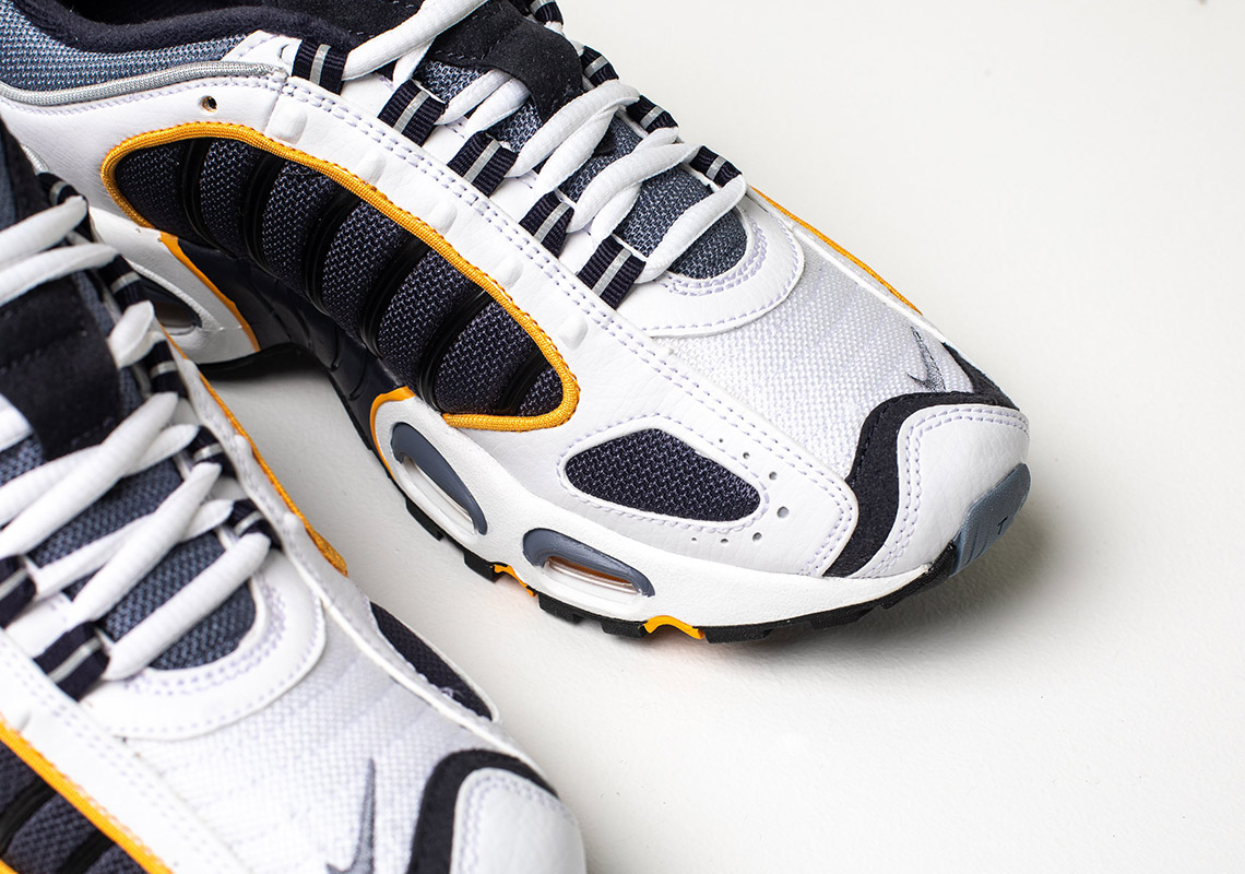 Nike Tailwind Iv Aq2567 001 Navy Gold 4