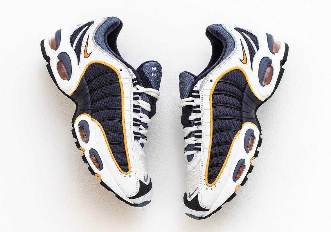Nike Tailwind Iv Aq2567 001 Navy Gold 5