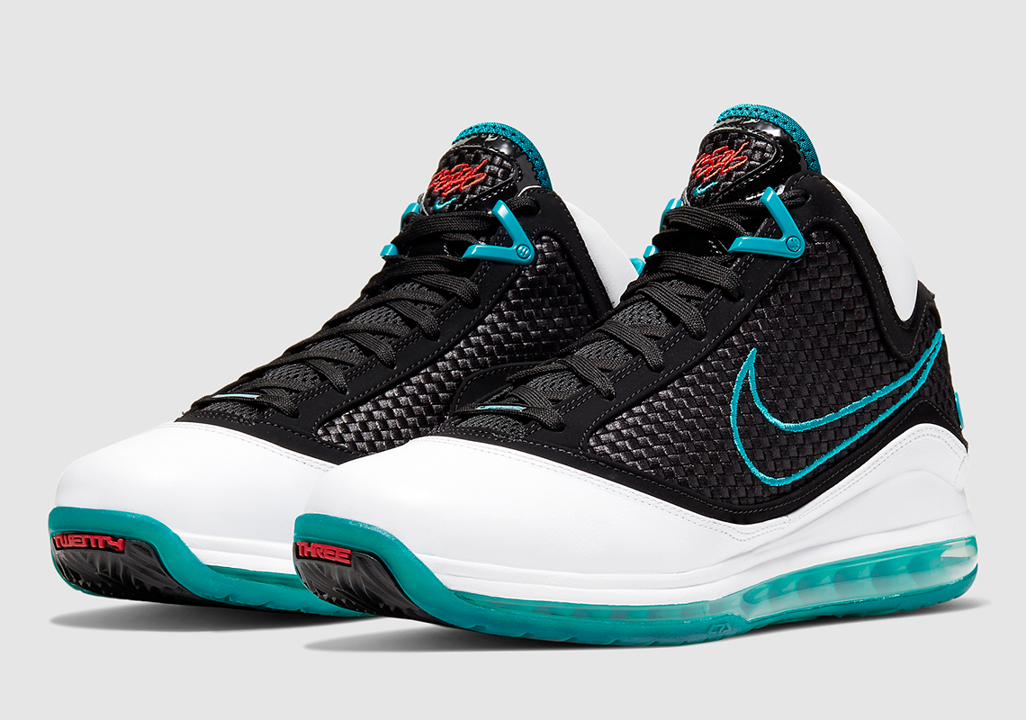 Where To Buy The Nike LeBron 7 "Red Carpet"