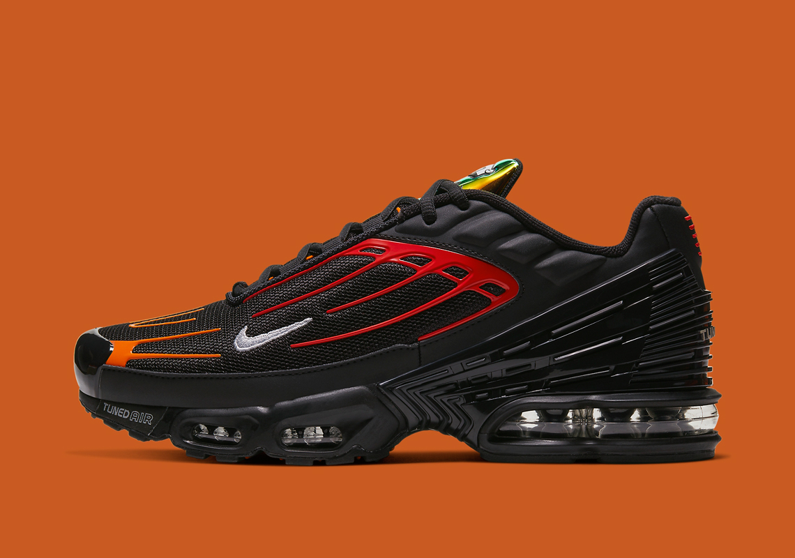 Take A Closer Look At The Nike Air Max Plus 3 “Blood Orange”