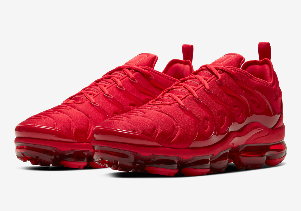 Nike Vapormax Plus "Triple Red" Just Restocked Online