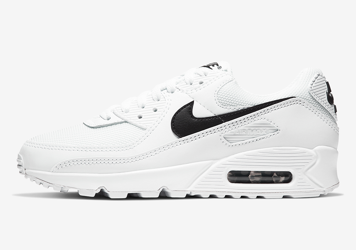 Nike Sticks To Basics With This Women’s Air Max 90