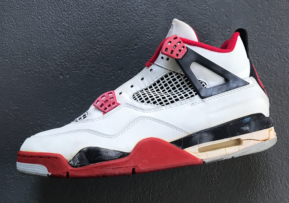 Air Jordan 4 “Fire Red” With Nike Air Releasing Black Friday 2020