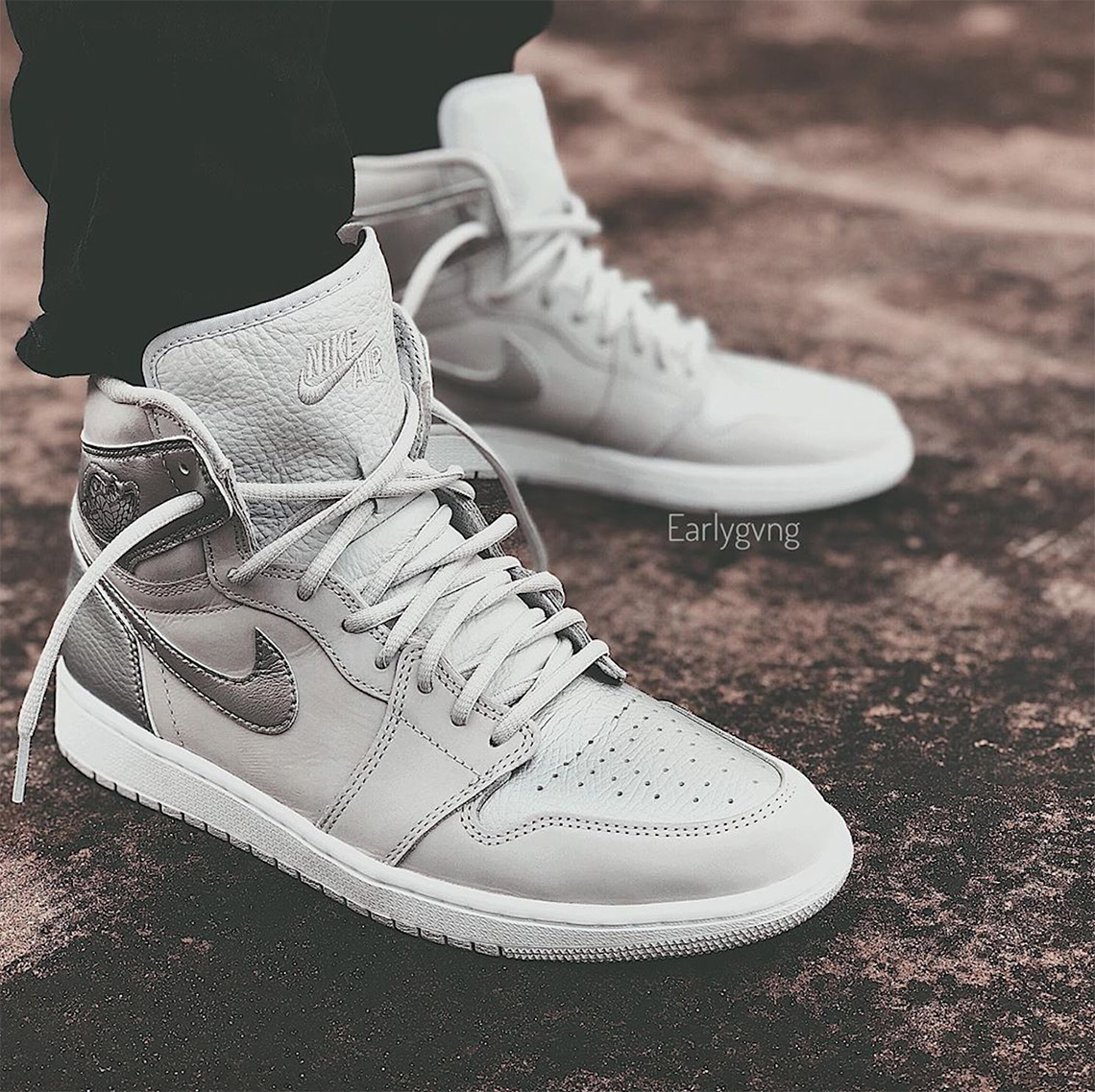 Air Jordan 1 Neutral Grey Metallic Silver White Japan 555088 029 6