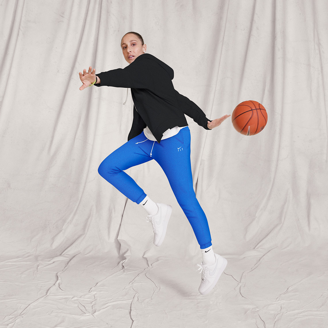 Nike Swoosh Fly Womens Basketball Collection 3