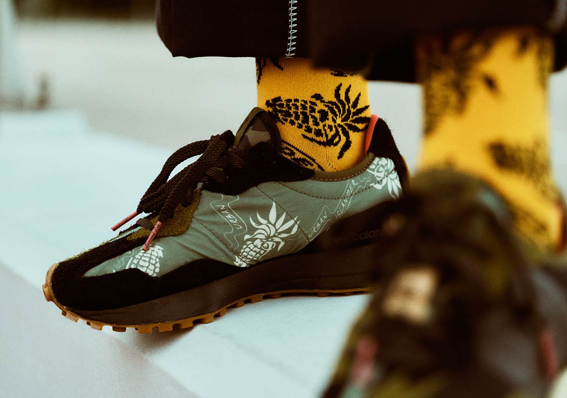 Sbtg Limited Edt New Balance 327 On Foot 1