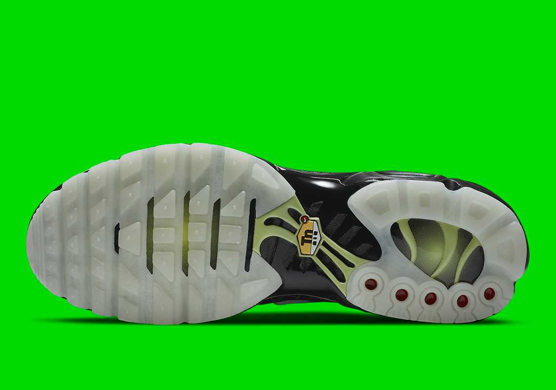 Nike Air Max Plus Halloween Dd4004 001 2