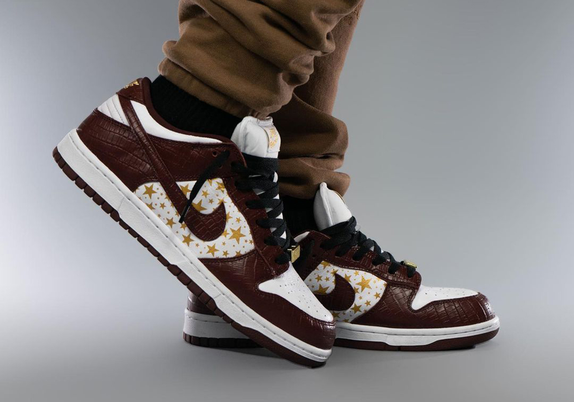Supreme Nike Sb Dunk Low Barkroot Brown Dh3228 103 1