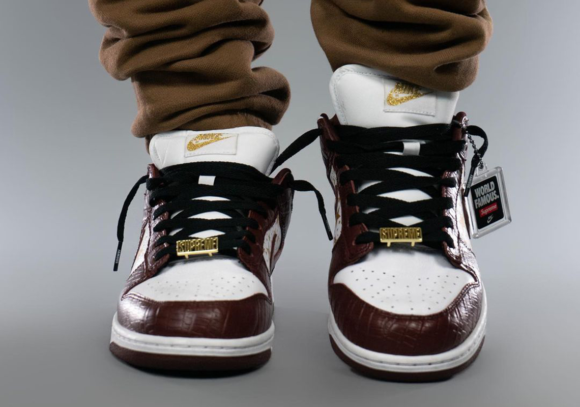 Supreme Nike Sb Dunk Low Barkroot Brown Dh3228 103 2