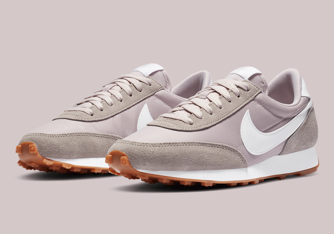 The Women’s Nike Daybreak “Platinum Violet” Is Available Now