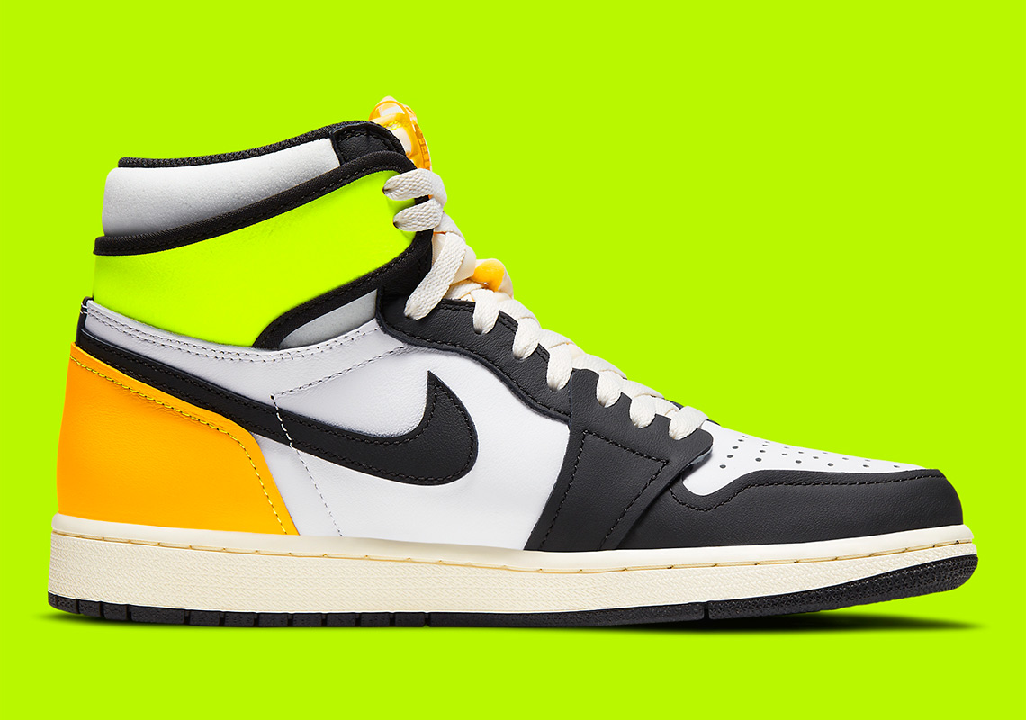 Air Jorda 1 Volt Gold 555088 118 2
