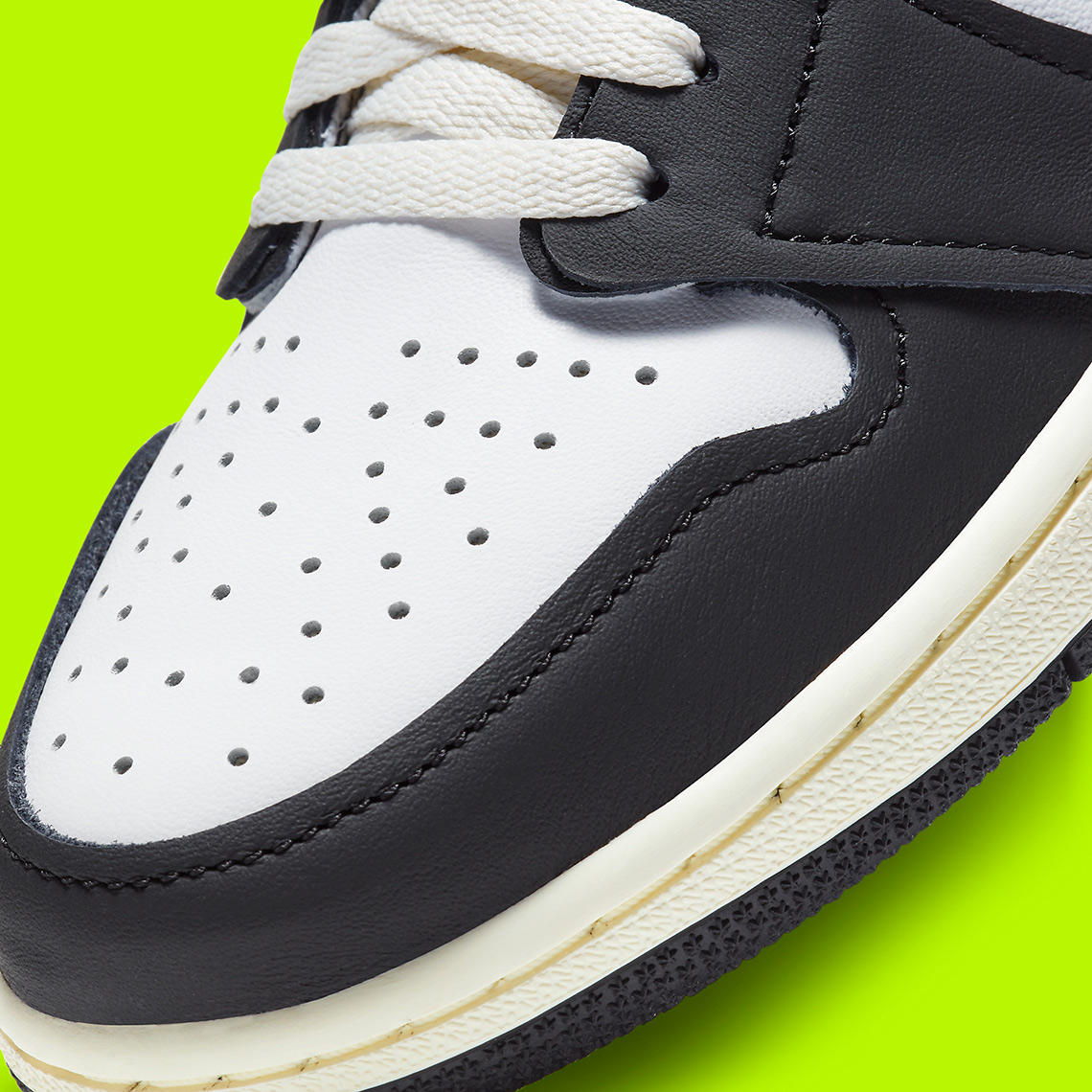 Air Jorda 1 Volt Gold 555088 118 6