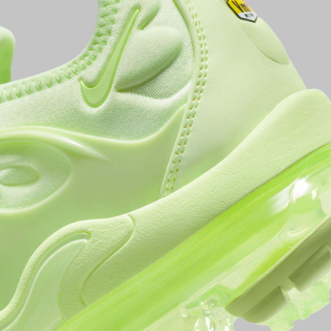 Nike Vapormax Plus Barely Volt Dj3023 700 7