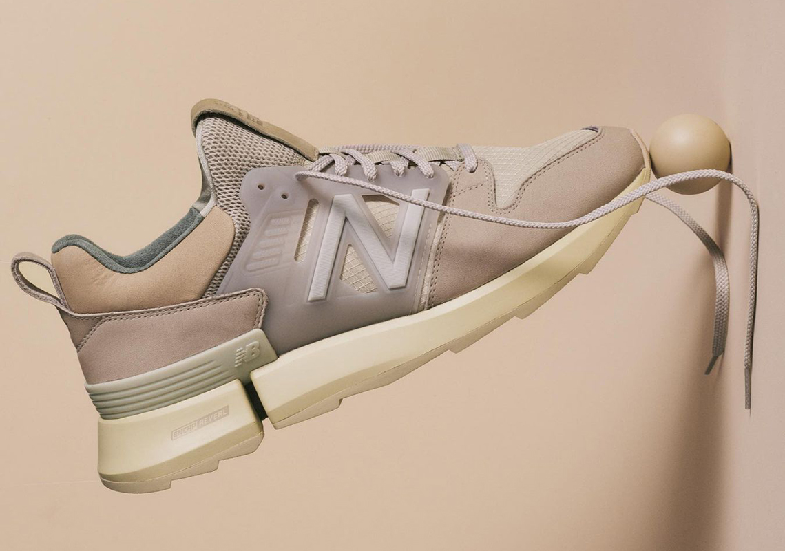 Auralee New Balance R C2 2