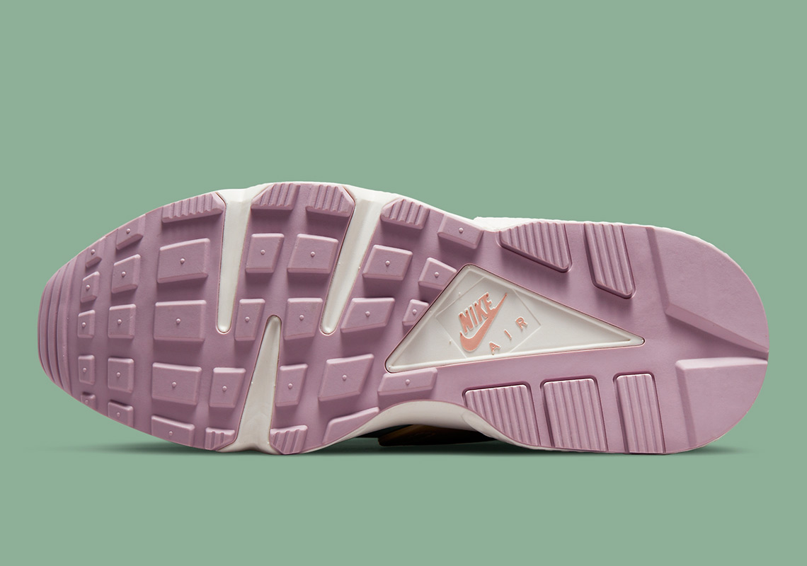Nike Air Huarache Light Orewood Brown Dusty Sage Dq4990 104 3